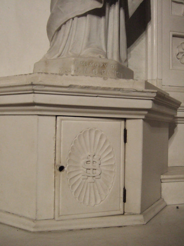 M12, Detail - Side Altar, Jesus (Sacred Heart) Tabernacle